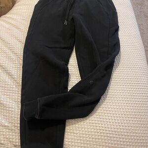 🍋 lululemon joggers / sweats